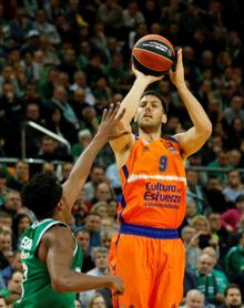 82-86. Van Rossom vuelve y guía al Valencia al primer triunfo como visitante 82-86. Van Rossom vuelve y guía al Valencia al primer triunfo como visitante