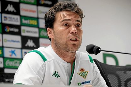 Rubi, técnico del Betis, durante la rueda de prensa. Rubi, técnico del Betis, durante la rueda de prensa.