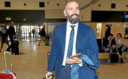 Monchi baraja reforzar la delantera. Monchi baraja reforzar la delantera.