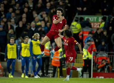 1-0. Adrián y Jones dan el derbi y la clasificación al Liverpool 1-0. Adrián y Jones dan el derbi y la clasificación al Liverpool