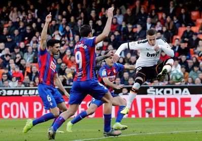 Rodrigo sufre un esguince en la rodilla y no jugará la Supercopa Rodrigo sufre un esguince en la rodilla y no jugará la Supercopa