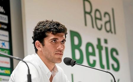 Carles Aleñá fue presentado como nueva incorporación verdiblanca. Carles Aleñá fue presentado como nueva incorporación verdiblanca.