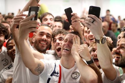 El júbilo y la emoción llegó al Unionistas tras el 'gordo' de la Copa del Rey El júbilo y la emoción llegó al Unionistas tras el 'gordo' de la Copa del Rey