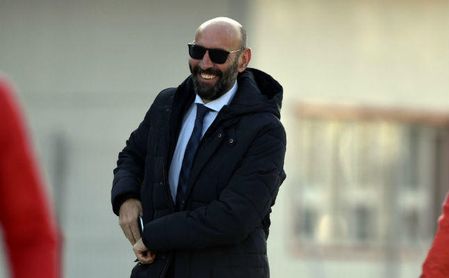 Monchi recuerda su debut. Monchi recuerda su debut.