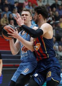 72-66. Un errático Baskonia sucumbe ante el Zenit 72-66. Un errático Baskonia sucumbe ante el Zenit