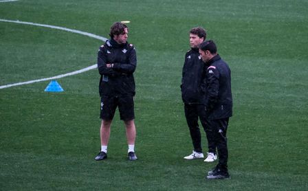 El Betis vuelve al trabajo sin Lainez ni Canales El Betis vuelve al trabajo sin Lainez ni Canales