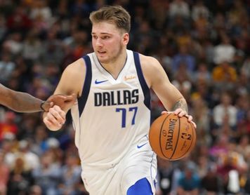 97-107. Doncic brilla con un doble-doble en una noche de tributos a Bryant 97-107. Doncic brilla con un doble-doble en una noche de tributos a Bryant