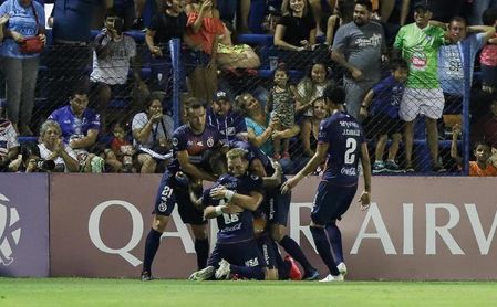 1-0. Nildo Viera da la victoria a Sol de América ante el Goiás 1-0. Nildo Viera da la victoria a Sol de América ante el Goiás
