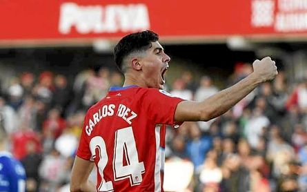 Carlos Fernández no quiere pensar en un futuro con el Sevilla Carlos Fernández no quiere pensar en un futuro con el Sevilla