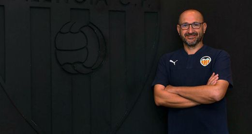 El Valencia anuncia la llegada de José Bargues al banquillo hasta 2021 El Valencia anuncia la llegada de José Bargues al banquillo hasta 2021