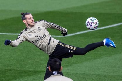 Bale sufre un esguince en el dedo meñique de la mano derecha Bale sufre un esguince en el dedo meñique de la mano derecha