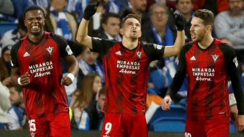 2-1. El Mirandés deja el pase a la final abierto para la vuelta en Anduva 2-1. El Mirandés deja el pase a la final abierto para la vuelta en Anduva