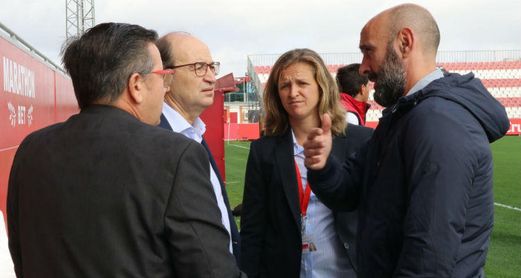 La directora deportiva de la sección femenina hispalense atendió a los medios del club. La directora deportiva de la sección femenina hispalense atendió a los medios del club.
