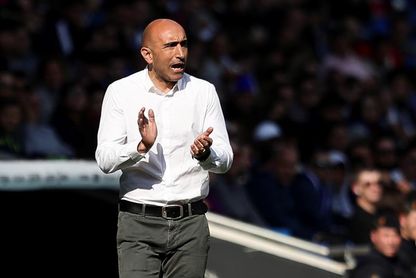 Abelardo: "Si dependemos sólo de Raúl, será complicado lograr el objetivo" Abelardo: "Si dependemos sólo de Raúl, será complicado lograr el objetivo"