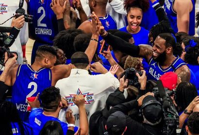 157-155. Davis da el triunfo al Equipo de LeBron y Leonard gana el premio MVP 157-155. Davis da el triunfo al Equipo de LeBron y Leonard gana el premio MVP