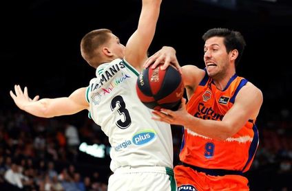 Un Valencia tocado busca coger aire en su lucha por los 'playoffs' Un Valencia tocado busca coger aire en su lucha por los 'playoffs'