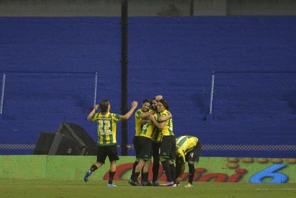 Aldosivi derrota a Banfield y sueña con quedarse en primera división Aldosivi derrota a Banfield y sueña con quedarse en primera división