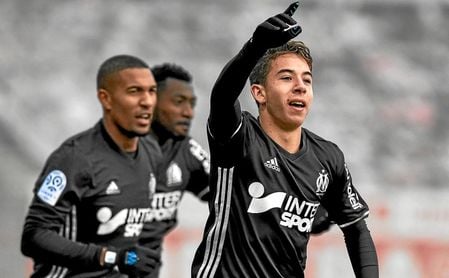 Maxime lopez, celebra un gol con la elástica del Marsella. Maxime lopez, celebra un gol con la elástica del Marsella.