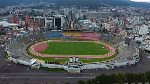 La pandemia de la COVID-19 tiene al borde del colapso al fútbol ecuatoriano La pandemia de la COVID-19 tiene al borde del colapso al fútbol ecuatoriano