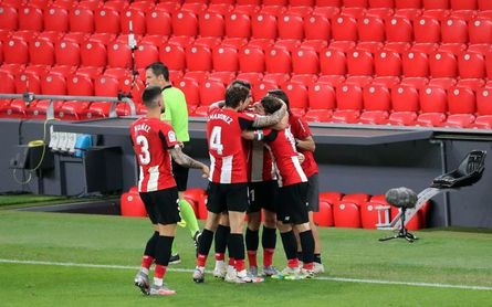 Sesión de recuperación en Lezama con solo cinco titulares en el exterior Sesión de recuperación en Lezama con solo cinco titulares en el exterior