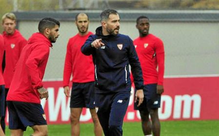 Maresca, durante su etapa en el cuerpo técnico del Sevilla. Maresca, durante su etapa en el cuerpo técnico del Sevilla.