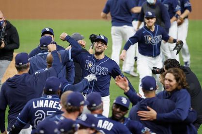 2-1. Brosseau pega un jonrón ganador y los Rays jugarán la Serie de Campeonato con los Astros 2-1. Brosseau pega un jonrón ganador y los Rays jugarán la Serie de Campeonato con los Astros