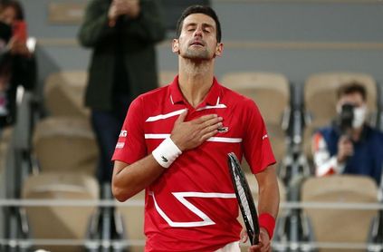 Djokovic sufre para acudir a la cita con Nadal en la final de Roland Garros Djokovic sufre para acudir a la cita con Nadal en la final de Roland Garros