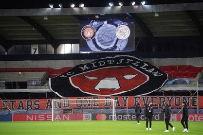 Seis jugadores del Ajax podrán jugar en Dinamarca tras falsos positivos Seis jugadores del Ajax podrán jugar en Dinamarca tras falsos positivos
