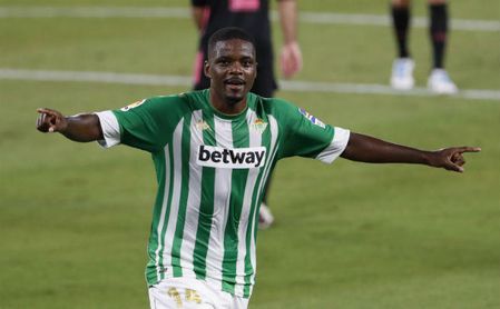 Carvalho estaría cerca de convertirse en la venta que precisa el Betis. Carvalho estaría cerca de convertirse en la venta que precisa el Betis.