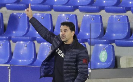 Míchel: "El campo nos afectará por igual a los dos equipos" Míchel: "El campo nos afectará por igual a los dos equipos"