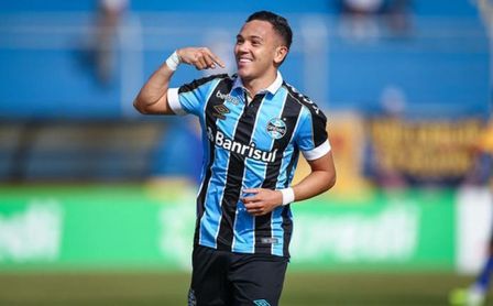 El Gremio admite "negociaciones" avanzadas por Pepê, al que seguía Monchi El Gremio admite "negociaciones" avanzadas por Pepê, al que seguía Monchi