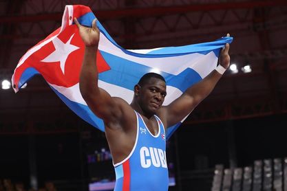 El campeón mundial Mijaín López encabeza el grupo de cubanos que se entrenará en Italia El campeón mundial Mijaín López encabeza el grupo de cubanos que se entrenará en Italia