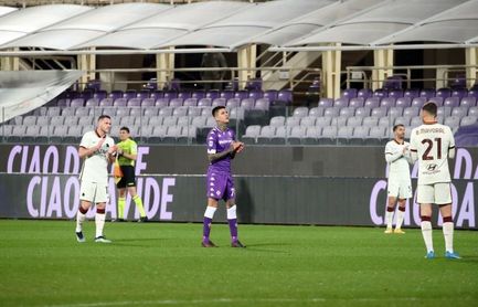 Fiorentina y Roma paran en el minuto 13 para honrar la memoria de Astori - Estadio deportivo