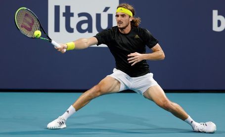 El griego Tsitsipás pasa a octavos tras dejar en el camino a Kei Nishikori El griego Tsitsipás pasa a octavos tras dejar en el camino a Kei Nishikori