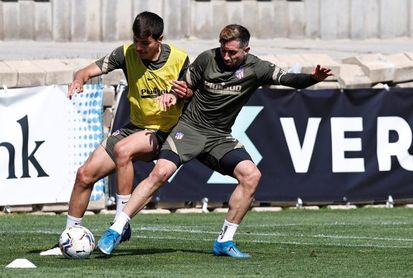 El Atlético hace un entrenamiento de recuperación tras caer en Sevilla. El Atlético hace un entrenamiento de recuperación tras caer en Sevilla.
