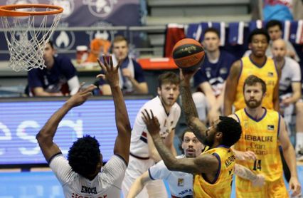 89-88. El Obradoiro se acerca a la permanencia y complica al Gran Canaria 89-88. El Obradoiro se acerca a la permanencia y complica al Gran Canaria
