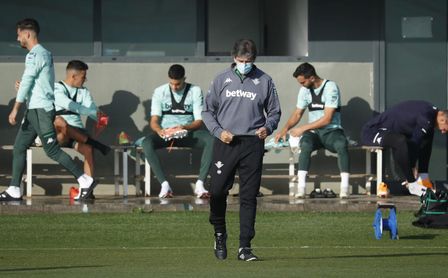 La lista de convocados del Betis ante el Madrid. La lista de convocados del Betis ante el Madrid.