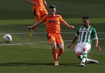 Víctor Ruiz amplía su contrato hasta 2023 Víctor Ruiz amplía su contrato hasta 2023