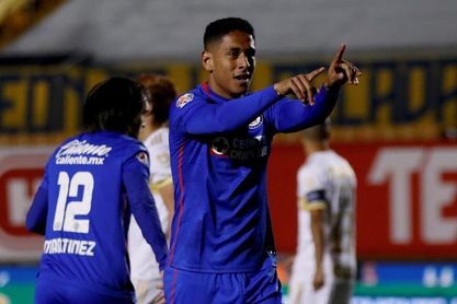 Luis Romo del campeón mexicano Cruz Azul es el mejor jugador del Clausura Luis Romo del campeón mexicano Cruz Azul es el mejor jugador del Clausura