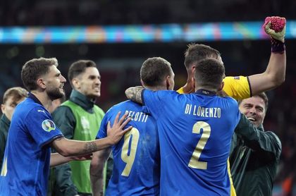 "¡Fiesta!", "Dios es italiano", "Leones", la prensa celebra a Italia "¡Fiesta!", "Dios es italiano", "Leones", la prensa celebra a Italia