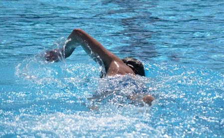 Cursos de natación para adultos en el SADUS. Cursos de natación para adultos en el SADUS.