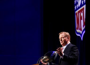 La NFL advierte a los equipos que jugadores sin vacunar podrían costarle partidos La NFL advierte a los equipos que jugadores sin vacunar podrían costarle partidos
