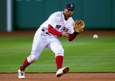 El dominicano Rafael Devers castiga con dos jonrones a los Yanquis El dominicano Rafael Devers castiga con dos jonrones a los Yanquis