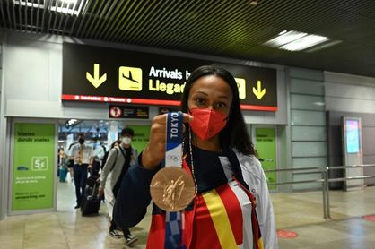 España cierra con una medalla y 10 diplomas un gran resultado en atletismo - Vimarsana News