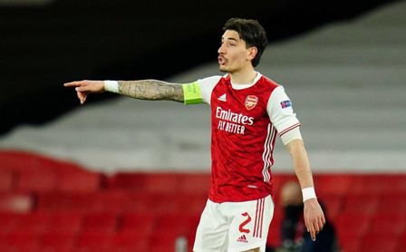 Héctor Bellerín, frustrado, dispuesto a bajarse el sueldo con tal de salir del Arsenal - Estadio deportivo