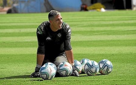 Joel Robles: "Quiero devolverle al club el cariño y respeto que me ha mostrado" Joel Robles: "Quiero devolverle al club el cariño y respeto que me ha mostrado"