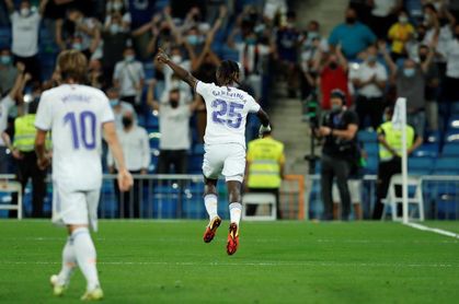 5-2. El Bernabéu recupera el vértigo 5-2. El Bernabéu recupera el vértigo