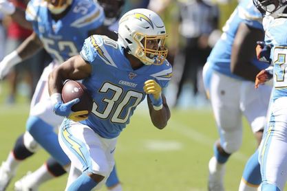 47-42. Ekeler anota tres veces en la victoria de los Chargers 47-42. Ekeler anota tres veces en la victoria de los Chargers