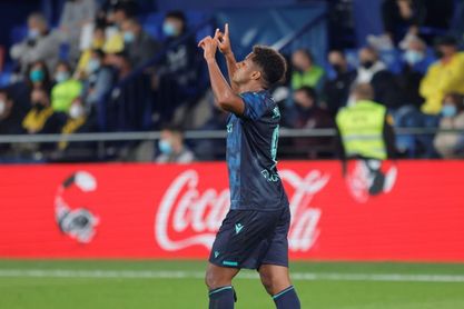 Lozano: "Cambiaría mis tres goles por los tres puntos" Lozano: "Cambiaría mis tres goles por los tres puntos"
