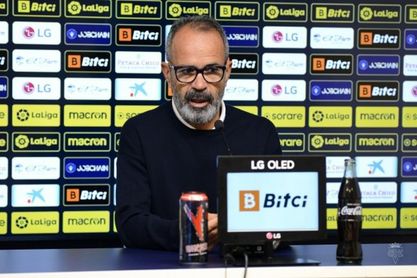 Cervera: "Los once nos tenemos que poner a defender". Cervera: "Los once nos tenemos que poner a defender".